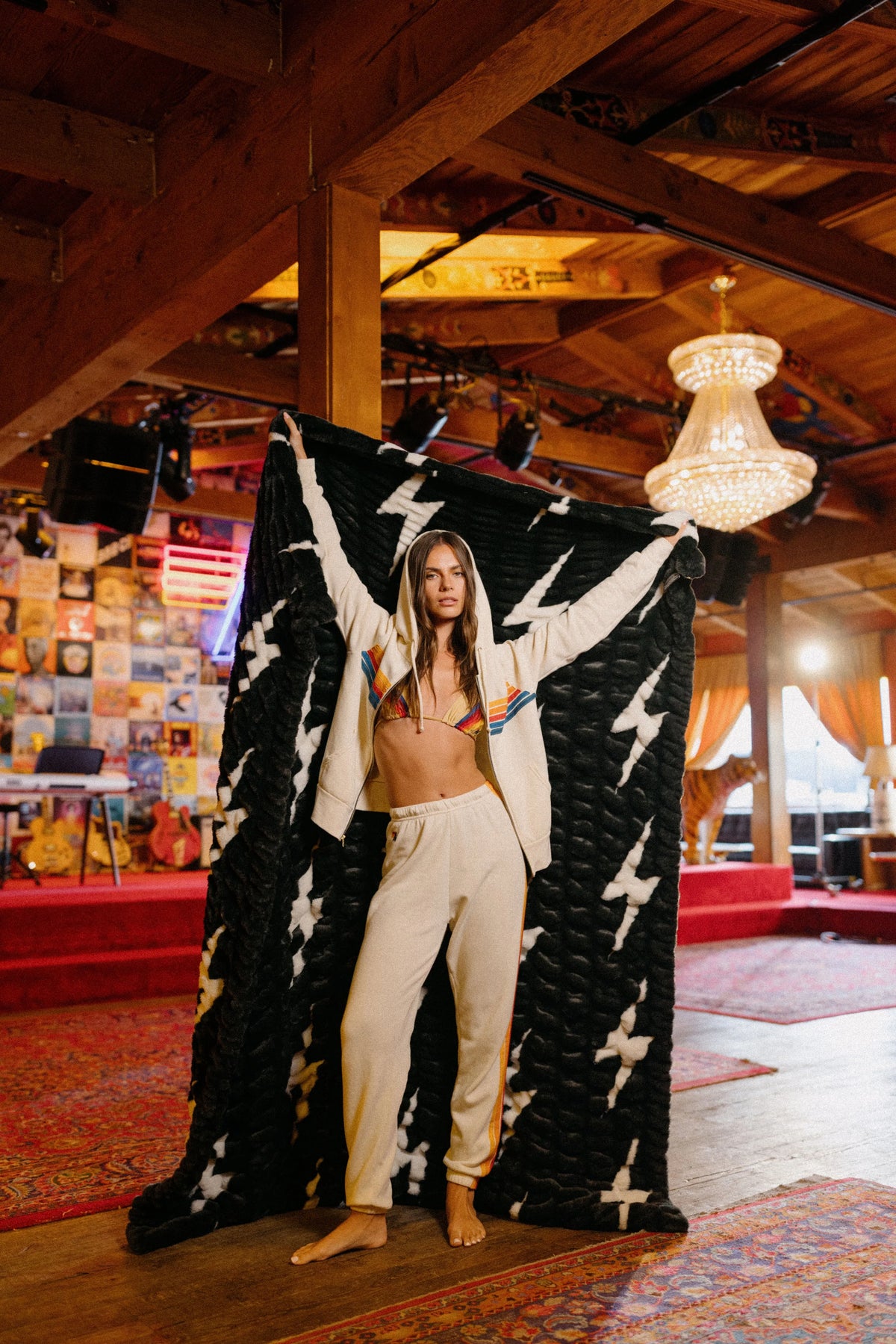 Luxury Faux Fur Blanket Black White Bolt